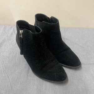 Vionic 322 Anne Black Suede Snake Zip Up Ankle Boot Block Heel Woman's 8.5 Chrty